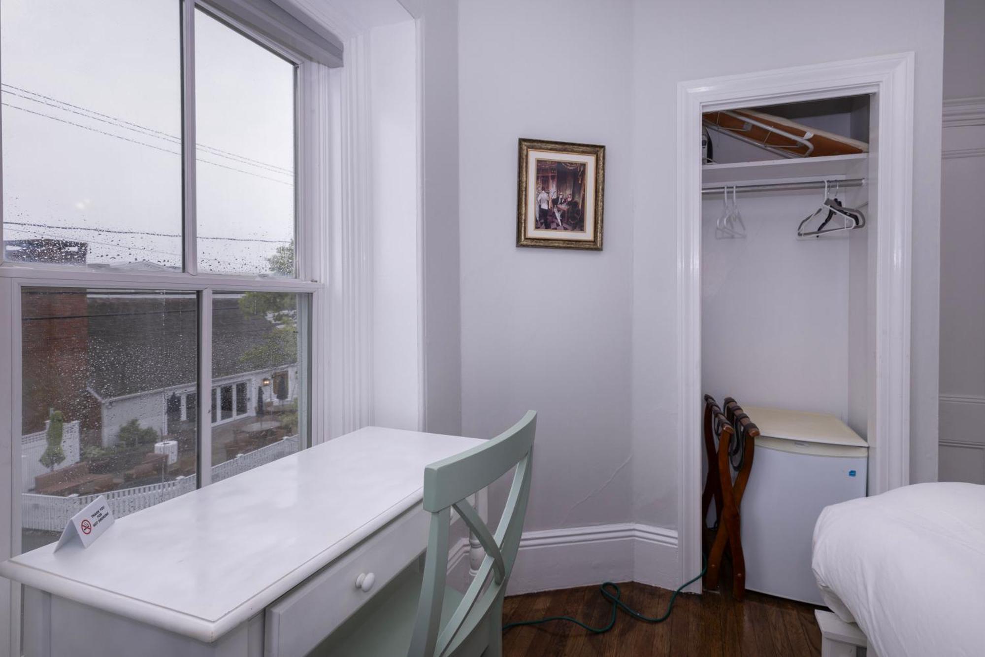 Prince Albert Guest House, Provincetown Bilik gambar